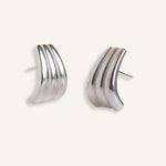 Chunky 925 sterling silver ribbed stud earrings with wave design