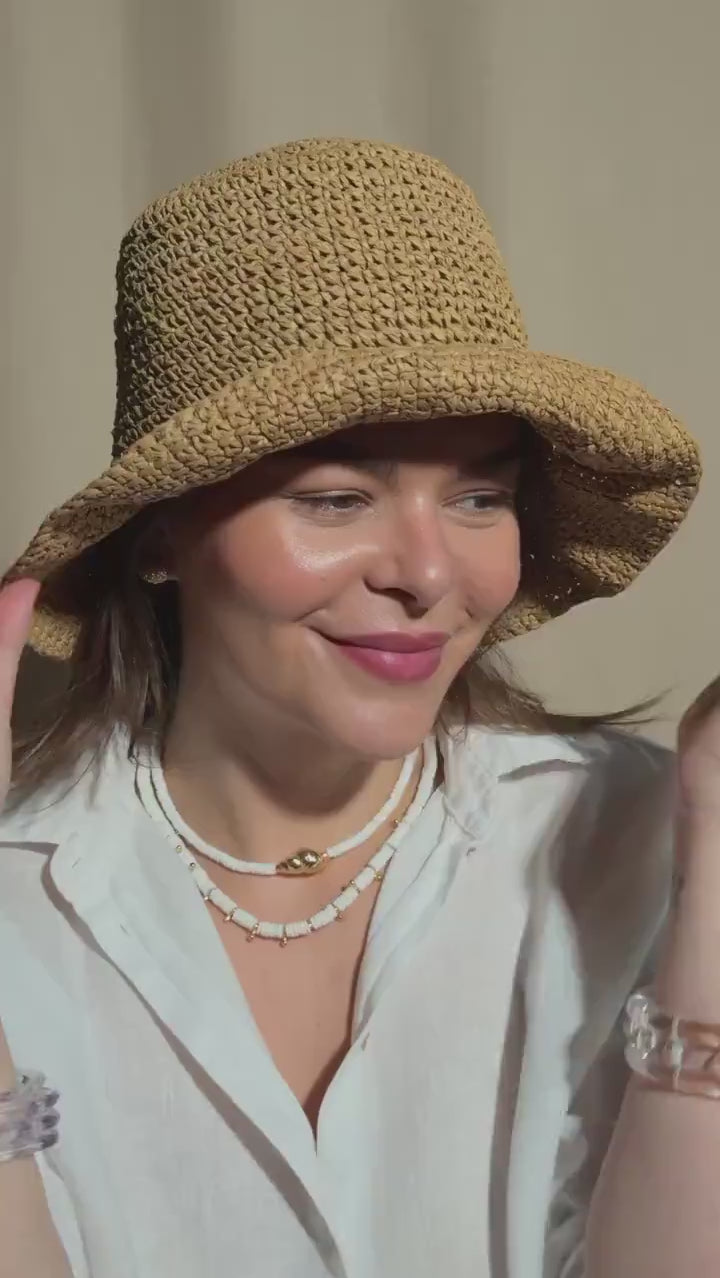 Beaded Necklace gold plated – White Disc Choker with Charms | Loon Concept