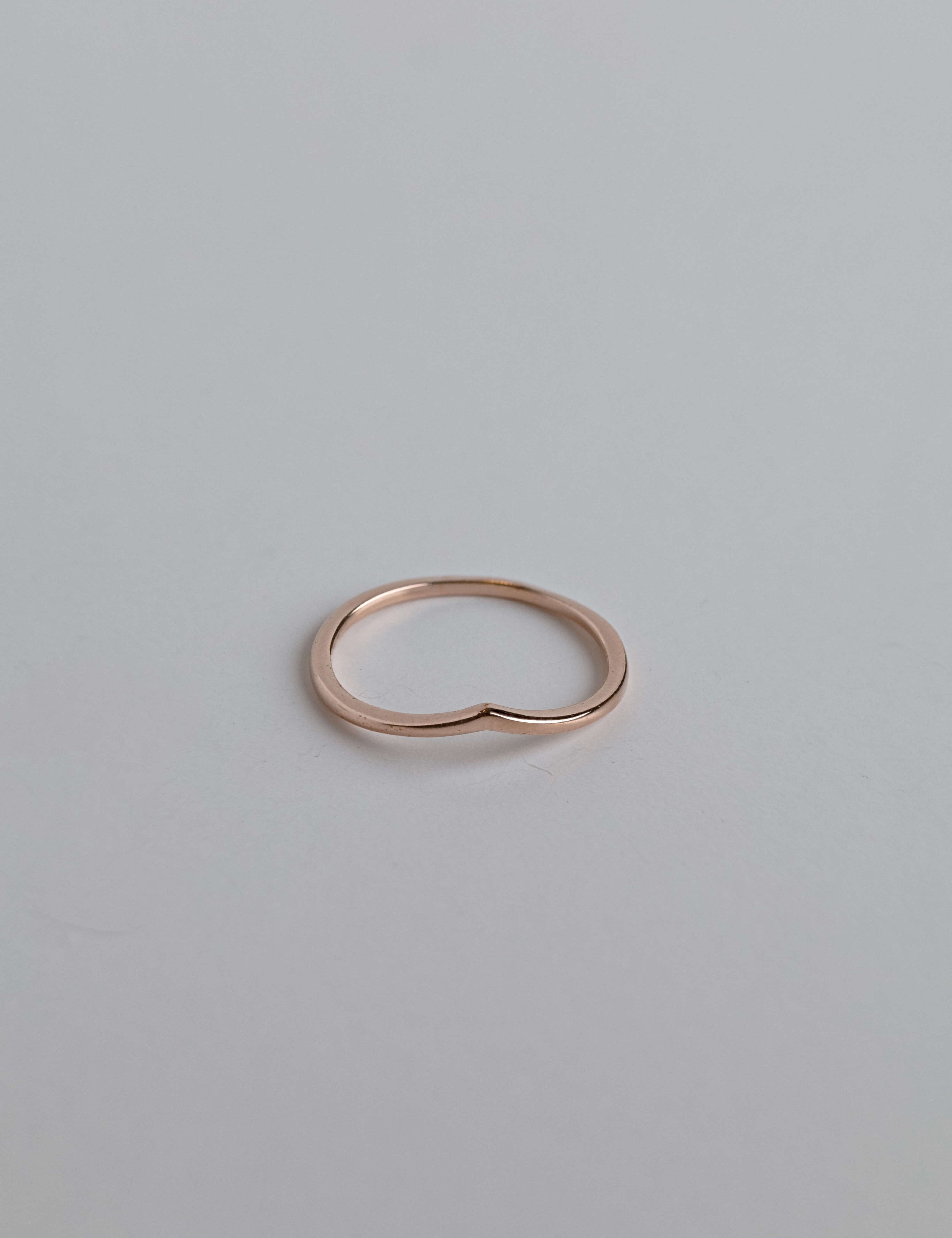 Jakarta ring with adjustable rings jewelry and dainty diamond ring, a timeless and chic accessory.