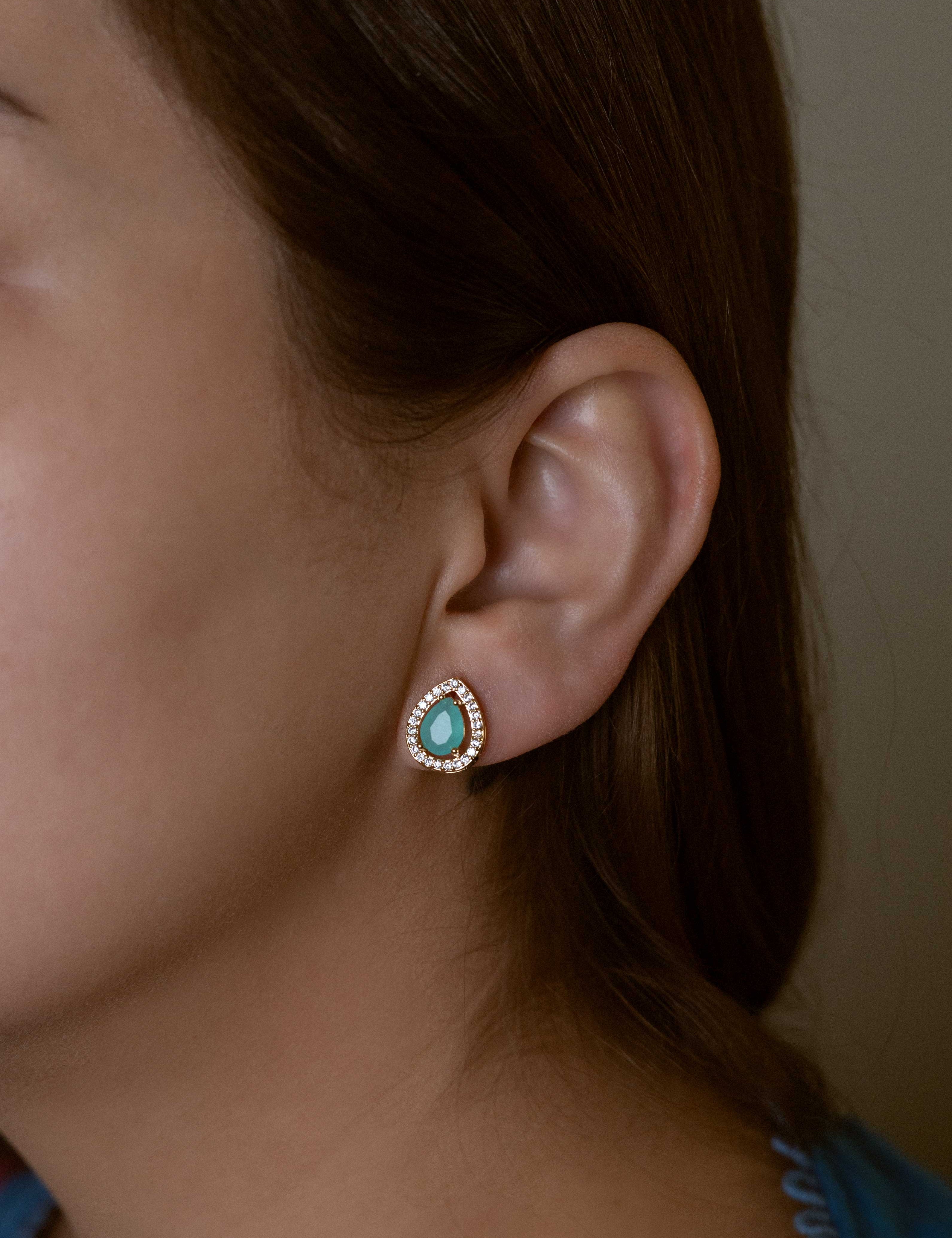 Valeria earrings with gold hoop earring set and small dangle earrings, a timeless and chic accessory.