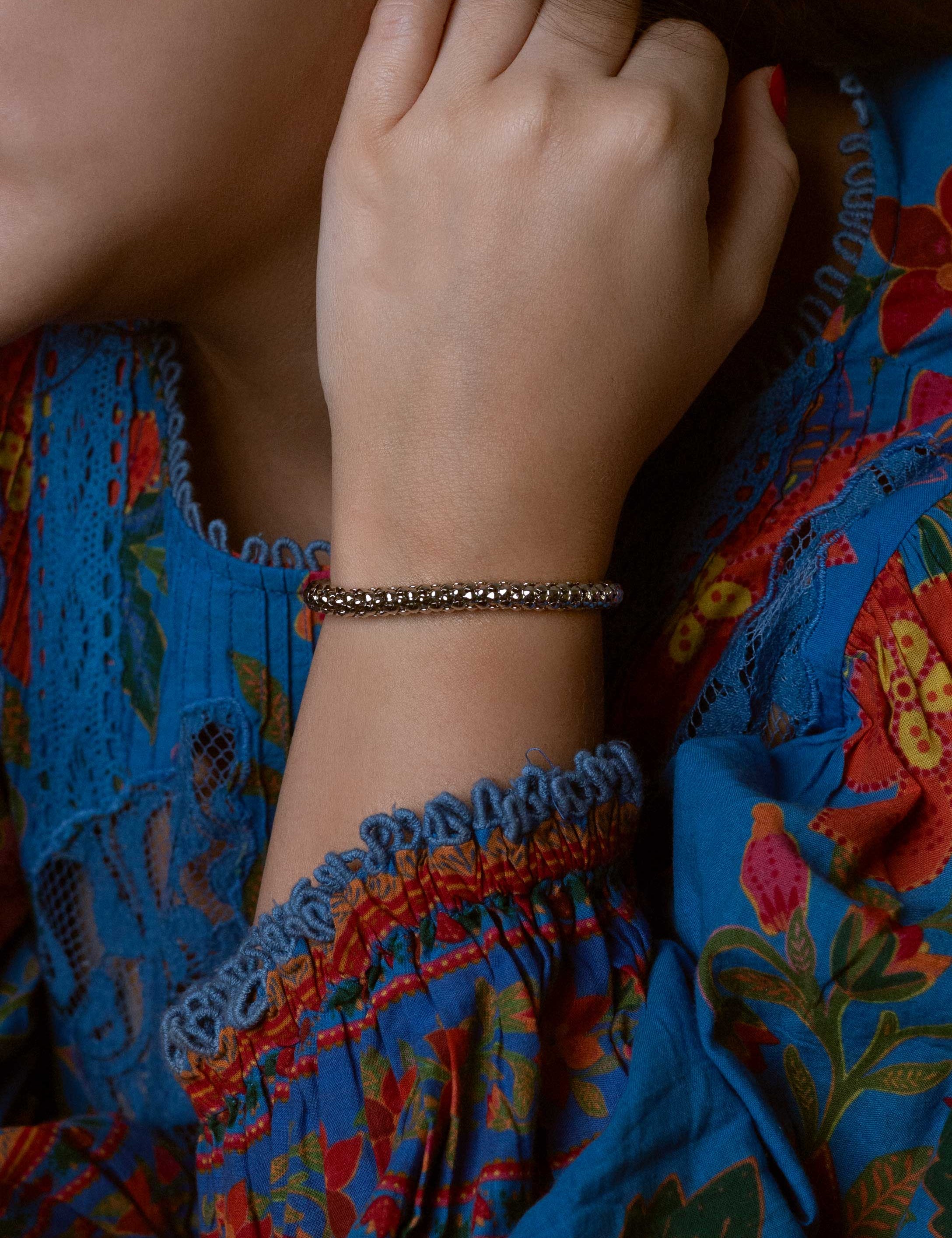 Mercury bracelet with cubic zirconia bracelet and charm rings, a timeless and chic accessory.
