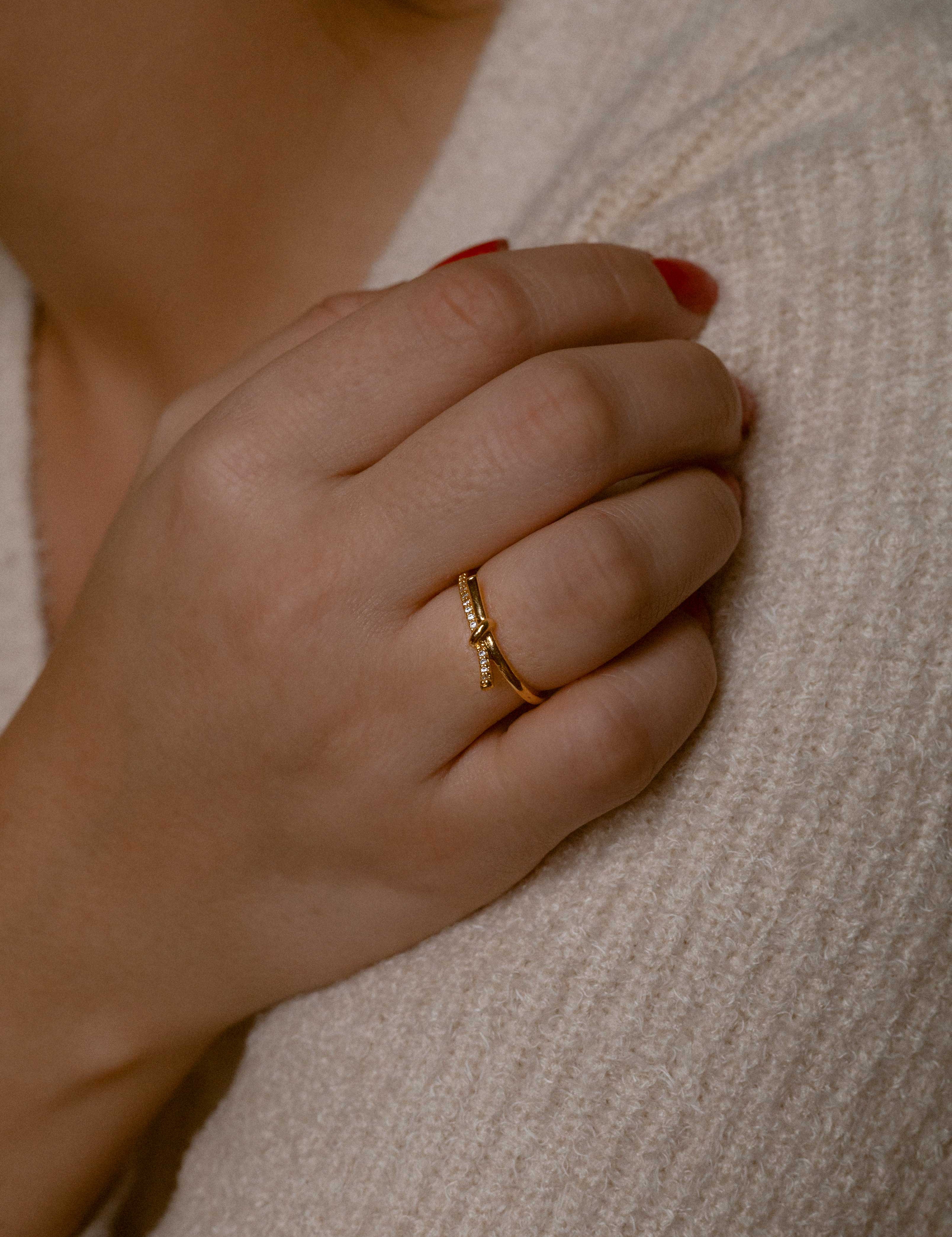 Lisbon ring with adjustable rings jewelry and dainty diamond ring, a timeless and chic accessory.