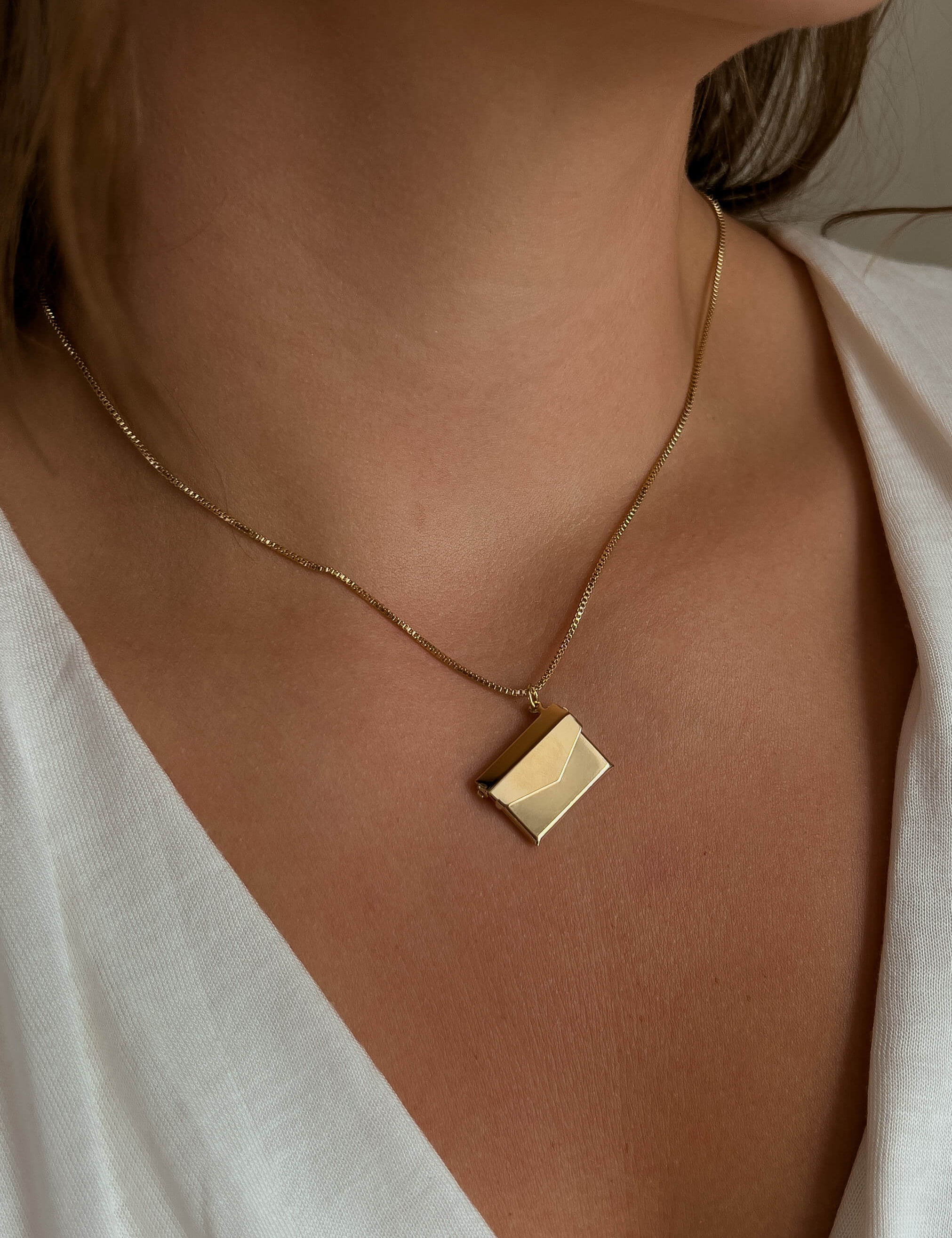 Gold letter necklace, 18K gold plated, hypoallergenic and meaningful mother and daughter jewelry piece